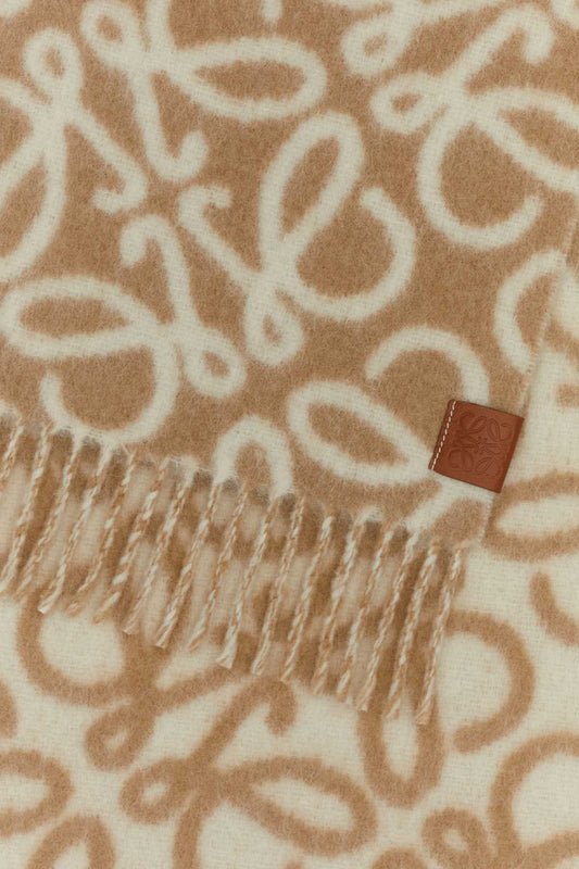 37X185_ANAGRAM_SCARF_F811257X23_BEIGEWHITE_Image_2