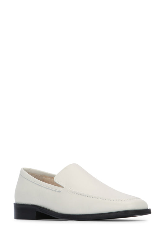 FLAT_LOAFER_TUMBLE_L_HW0HW02432_ACG_Image_2