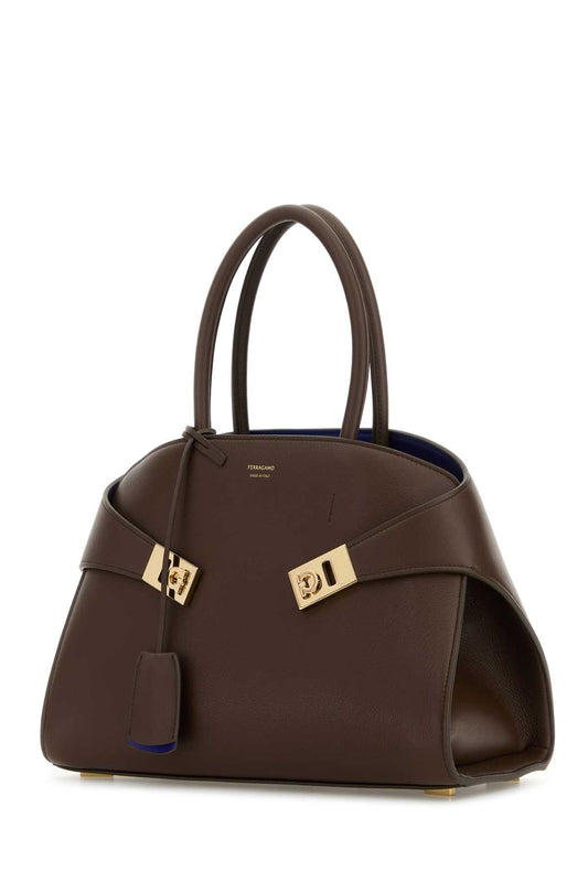 HUG_TH_S_215608771867_CLAYLAPIS_Image_2