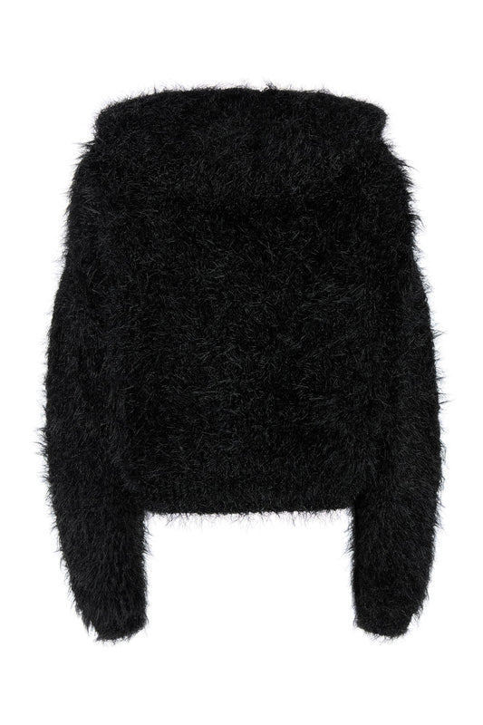 OSCURI_2422366202600_001_Image_2