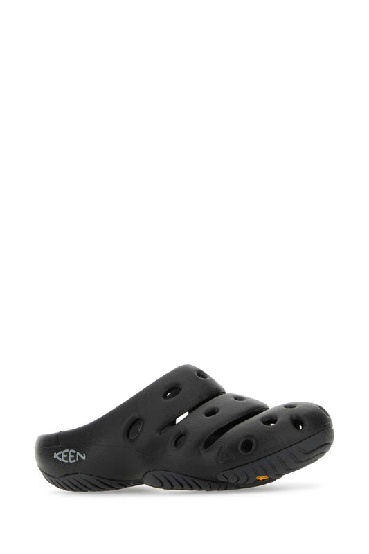 SLIPPERS_1028812_BLACKMAGNENT_Image_2