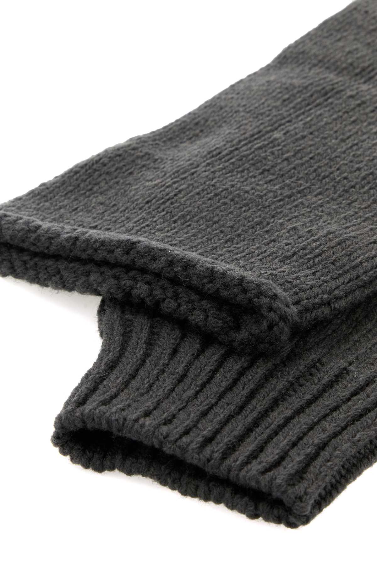 02780-MOIRA_9706_MKCUFFS_2420212399706_802_Image_2