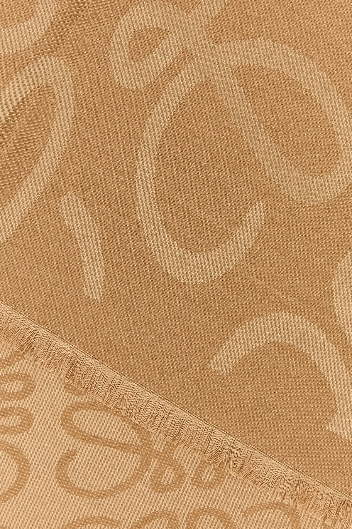 140X140_SCARF_F811253X08_CAMEL_Image_2