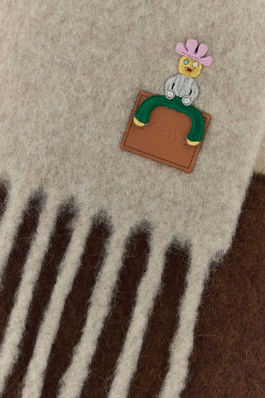 23X180_SCARF_FSA7SS1W01_LIGHTGREYBROWN_Image_2