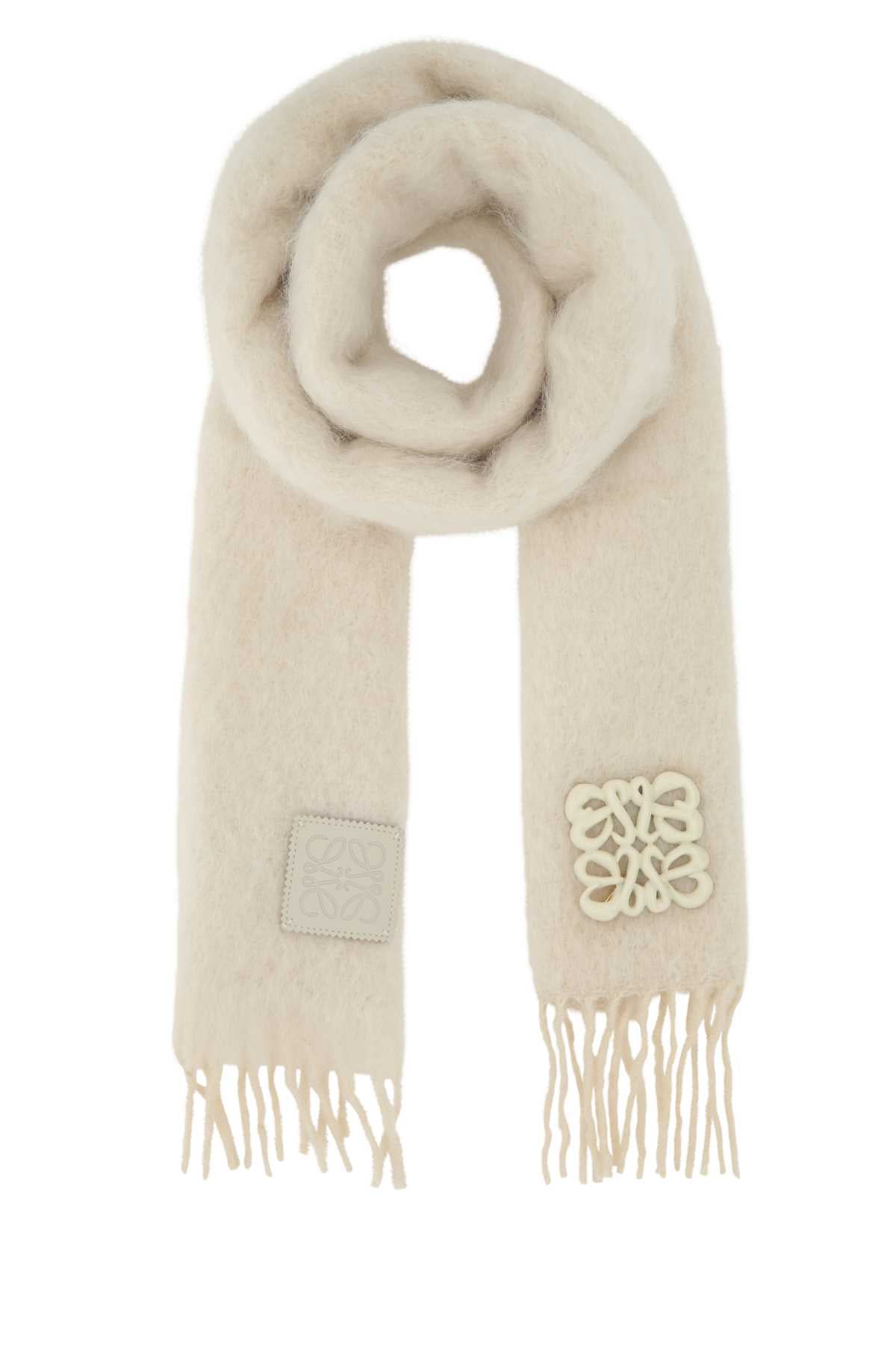 23X185_MOHAIR_BROOCH_SCARF_F540257X02_WHITE_Image_1