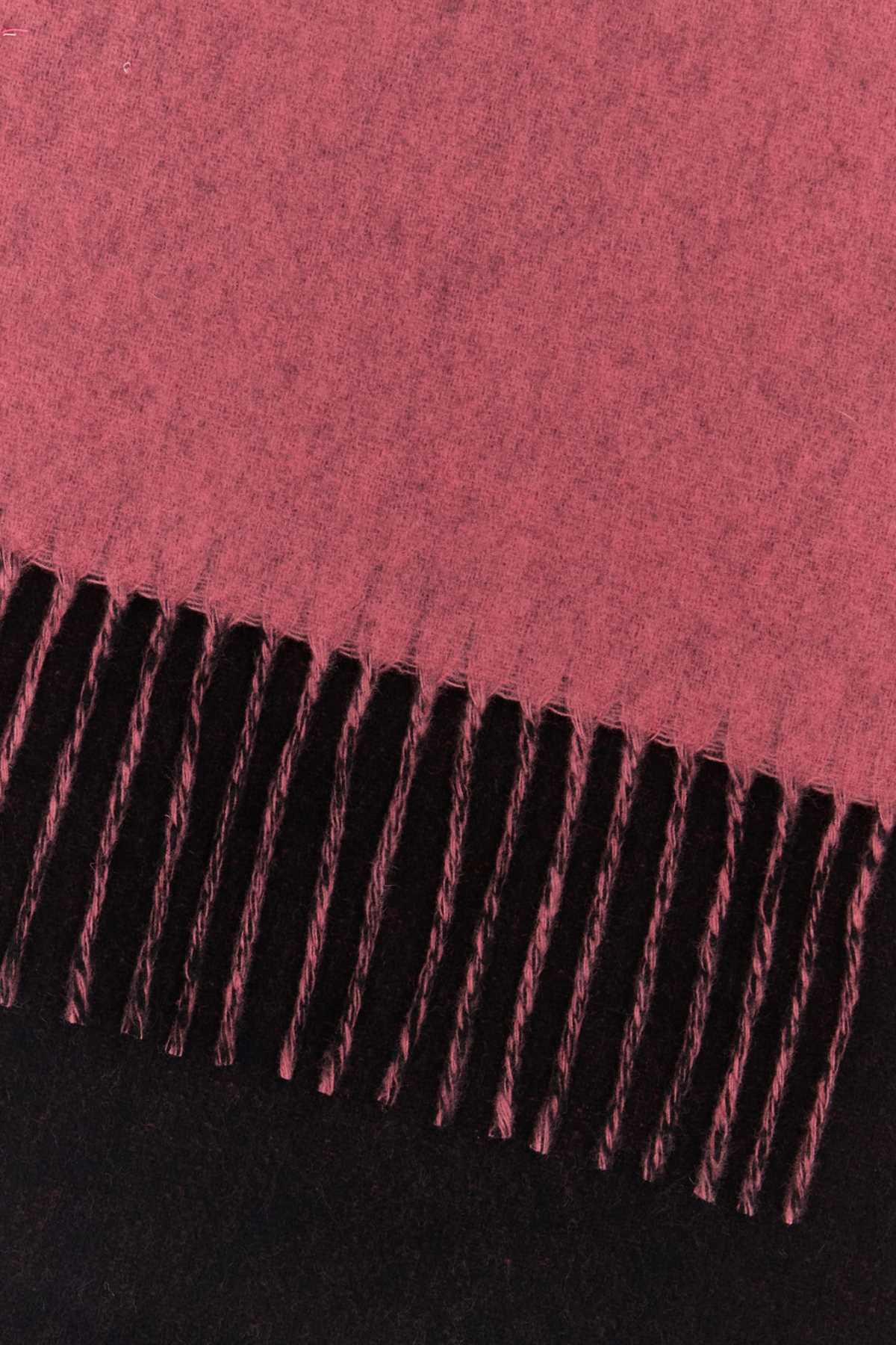 25X180_SCARF_81030006W01MK_H401_Image_2