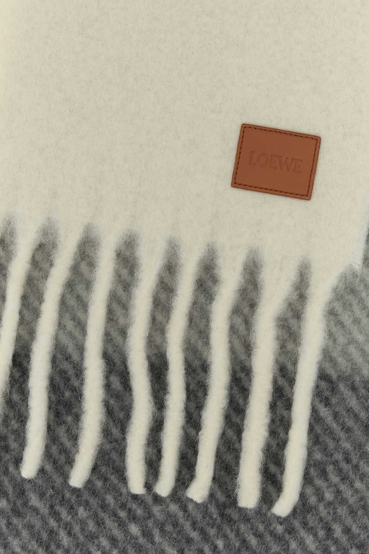 27X212_SCARF_FSA6SS2W01_GREYWHITE_Image_2