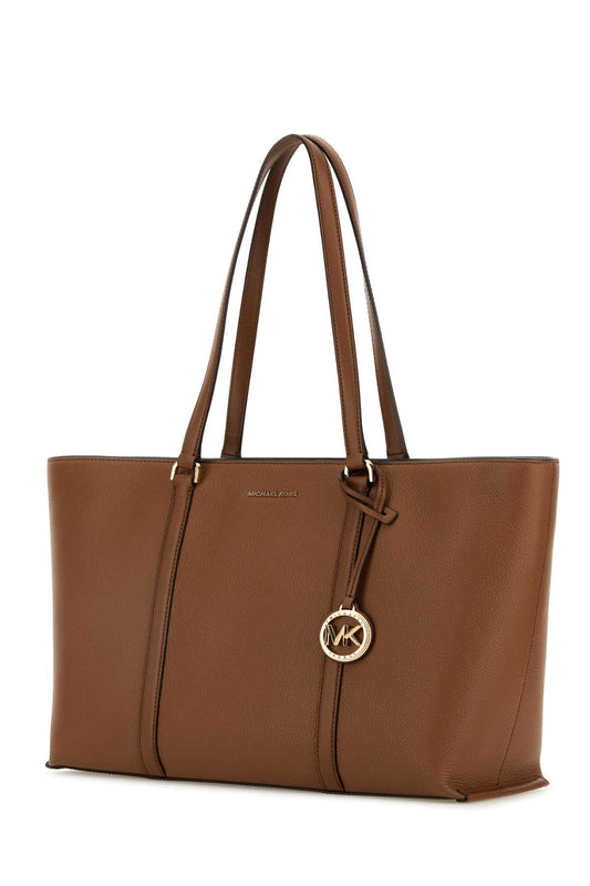 3032_SOLID_PEBBLE_EMB_LEATHER_30R4G1LT3L_LUGGAGE_Image_2