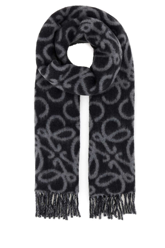 37X185_ANAGRAM_SCARF_F811257X23_BLACKGREY_Image_1