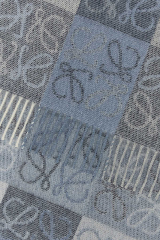 38X180_ANAGRAM_SCARF_F810487X17_BLUEWHITE_Image_2