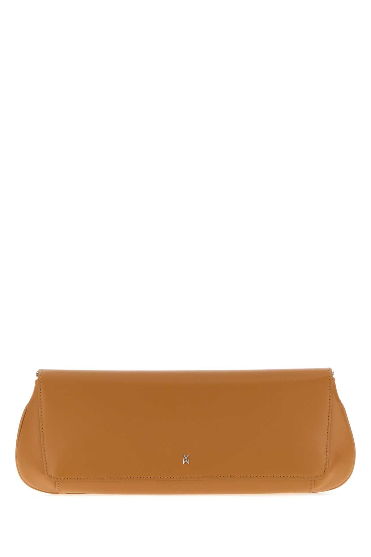 AMI_CLUTCH_BAG_AMICLUTCHBAG_LATTESILVER_Image_3