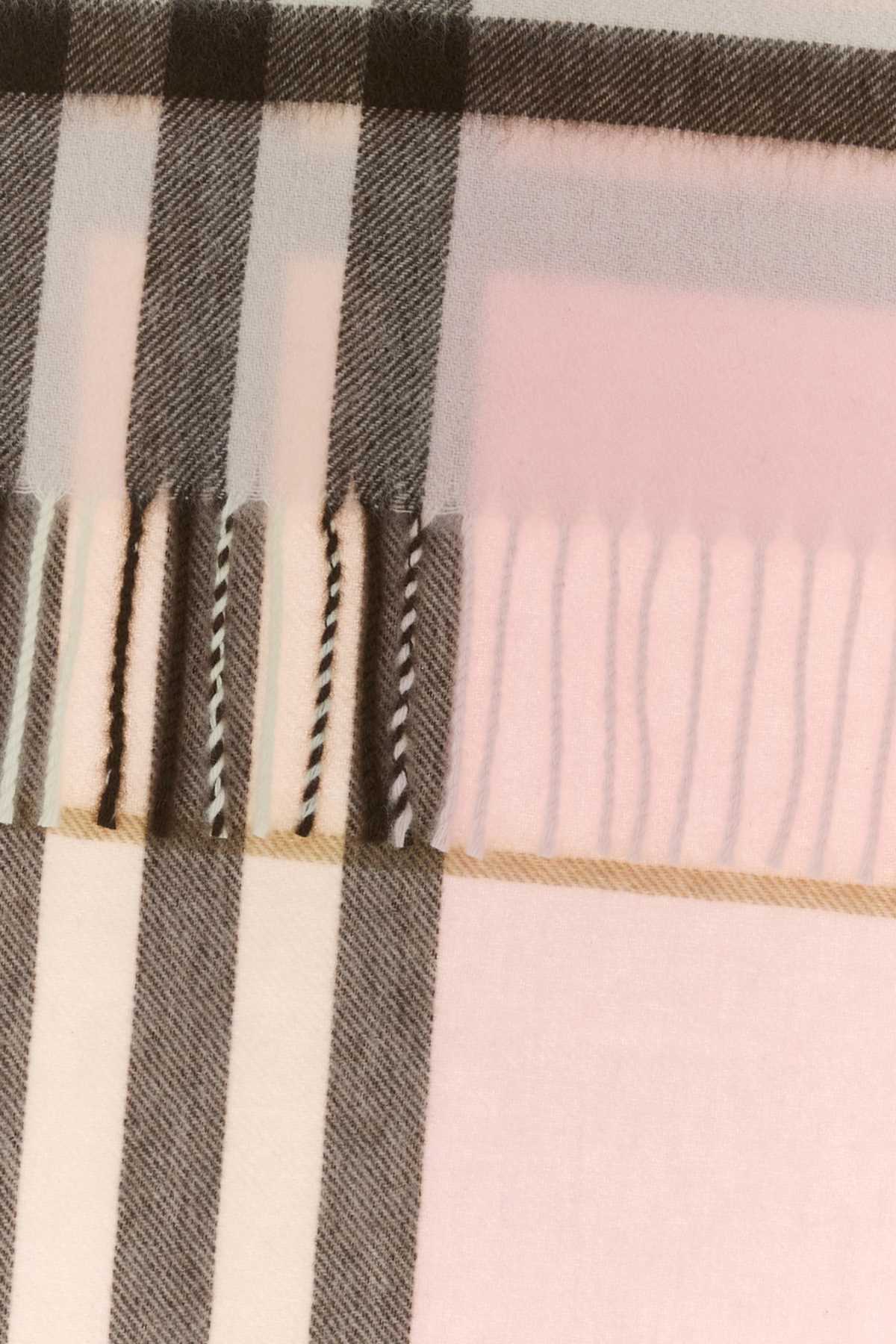 AMU_GIANT_CHK_CS_SC110106C2902_8113947_C2902_Image_2