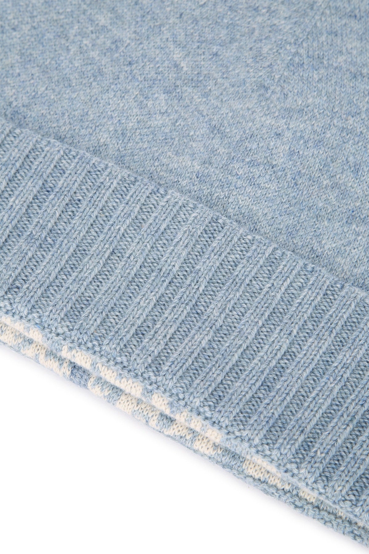 BEANIE_61DOB703I100_524_Image_3