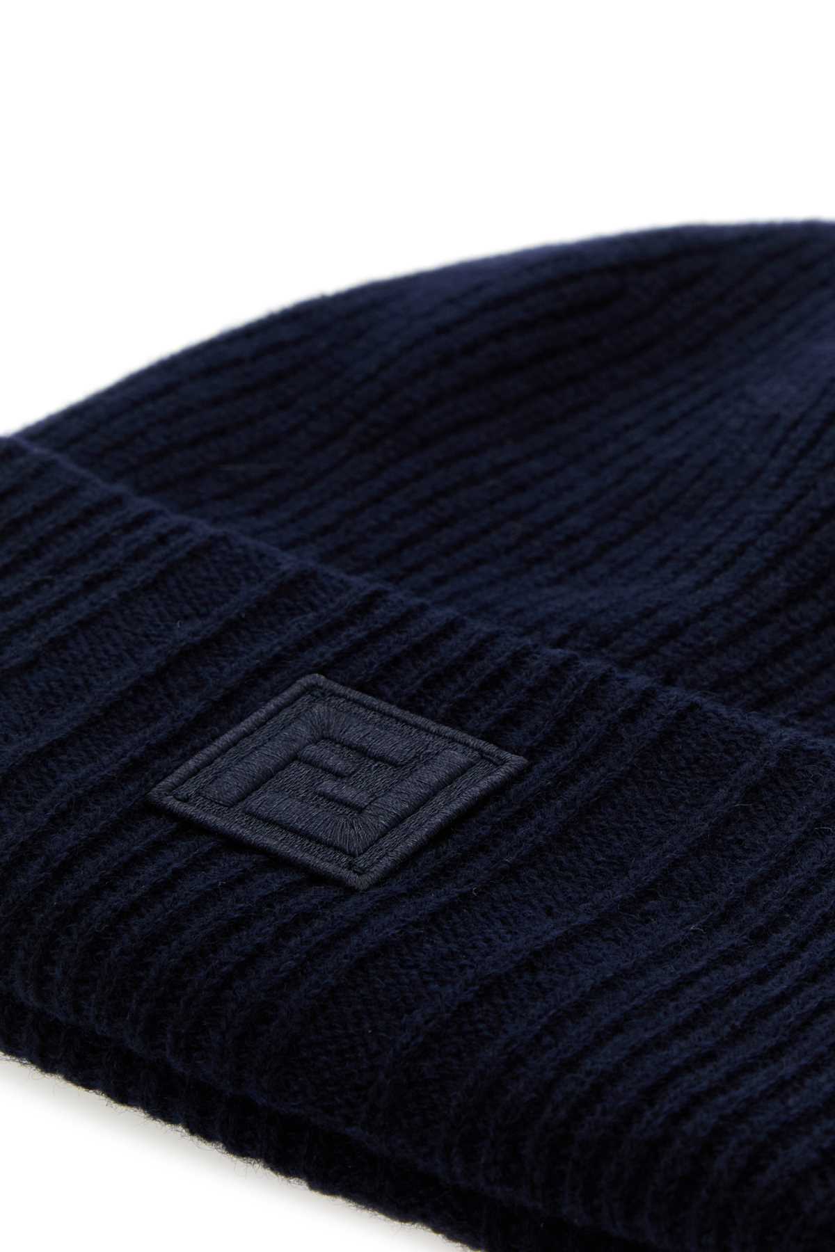 BEANIE_FF_LABEL_FXQ352ASMM_F0QA2_Image_3