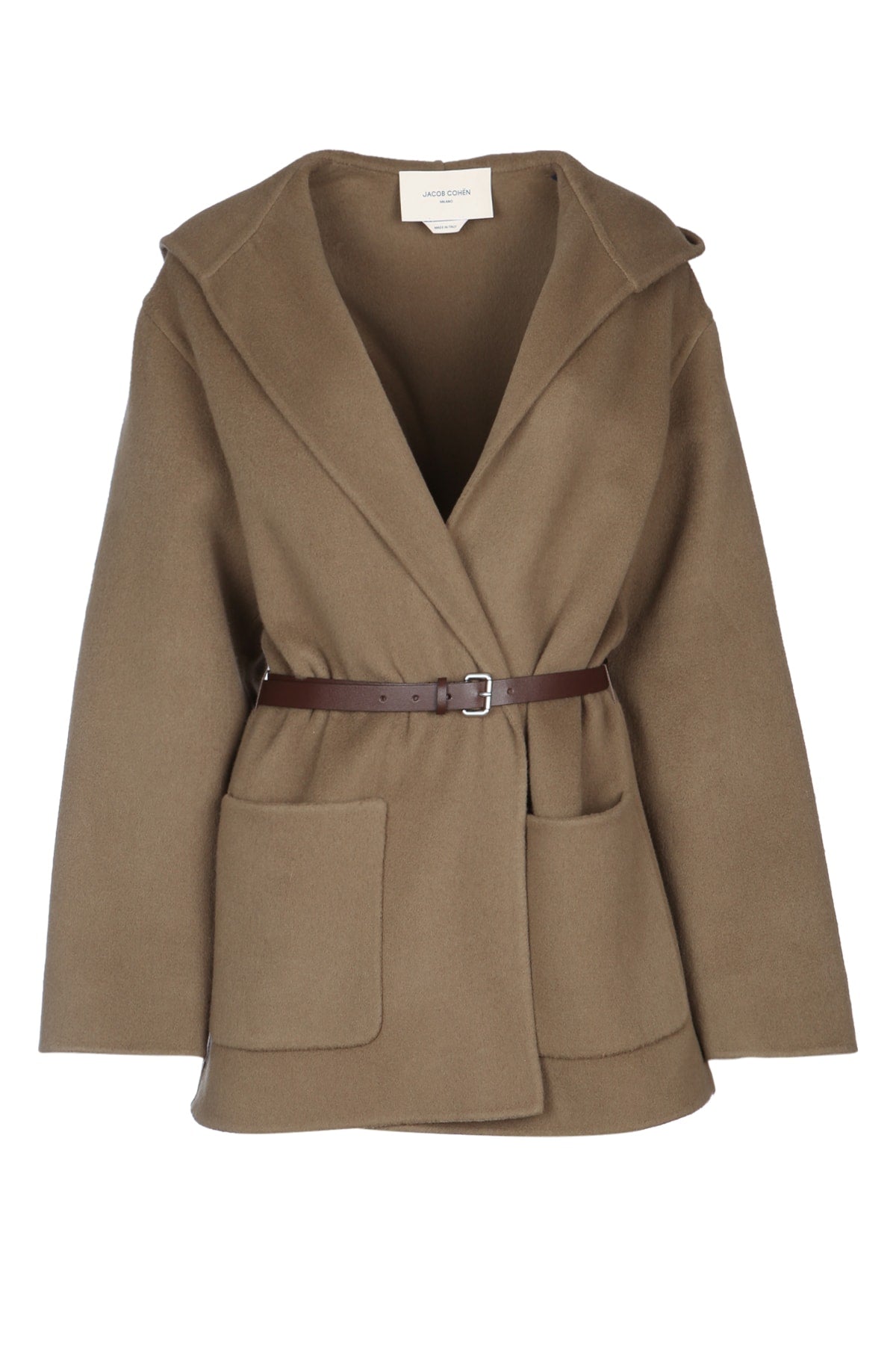 CABAN_CORTO_JDMJ0010000T812ARW_Q24_Image_1