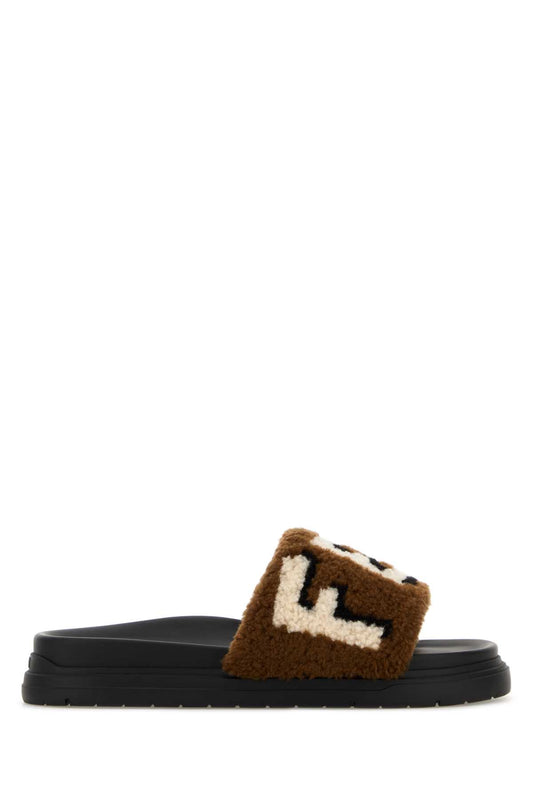 CIABATTA_FUR_CON_LOGO_FENDI_7X1824AYA7_F1TPP_Image_1