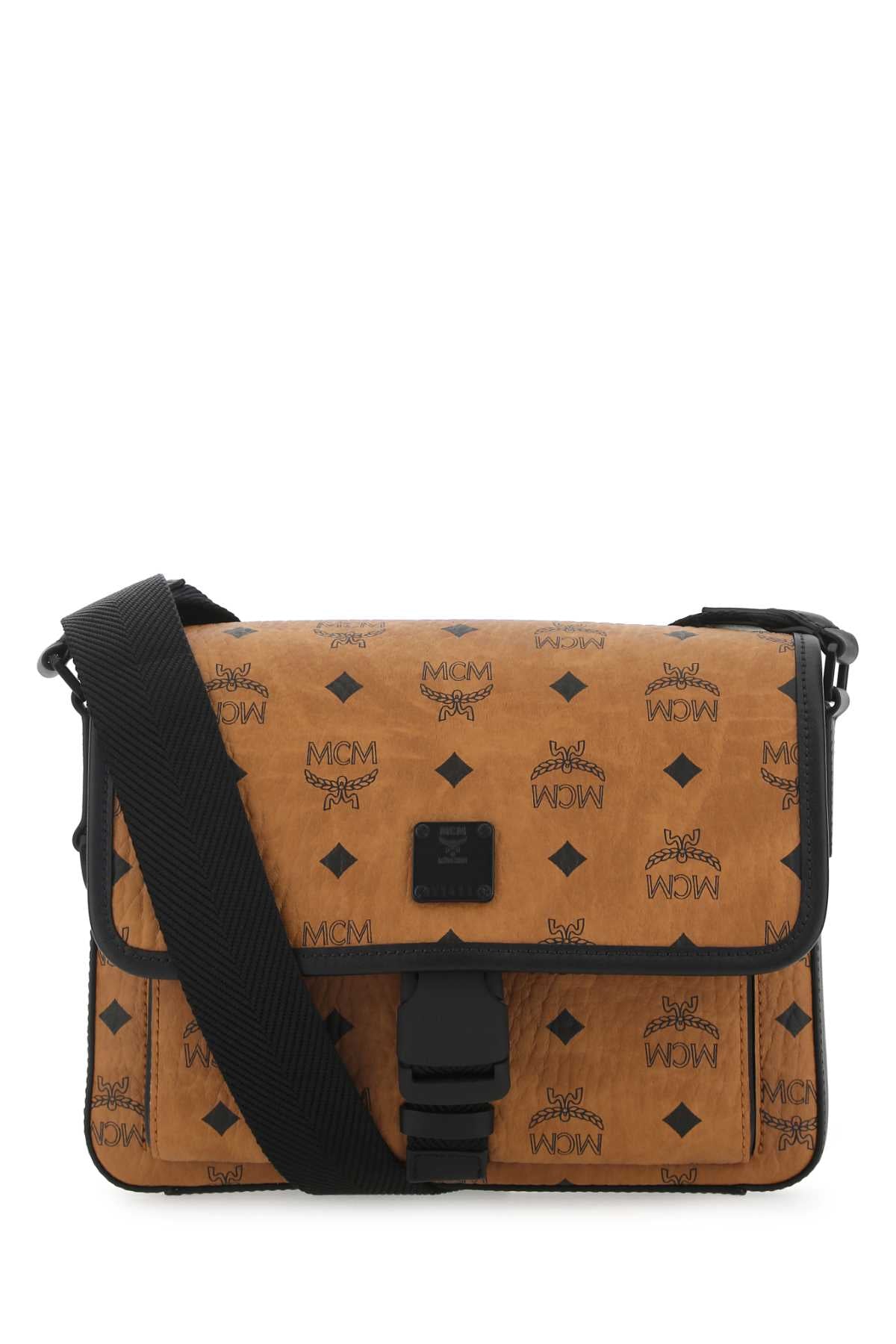 CLUTCH_MMMCAKK01_CO_Image_1