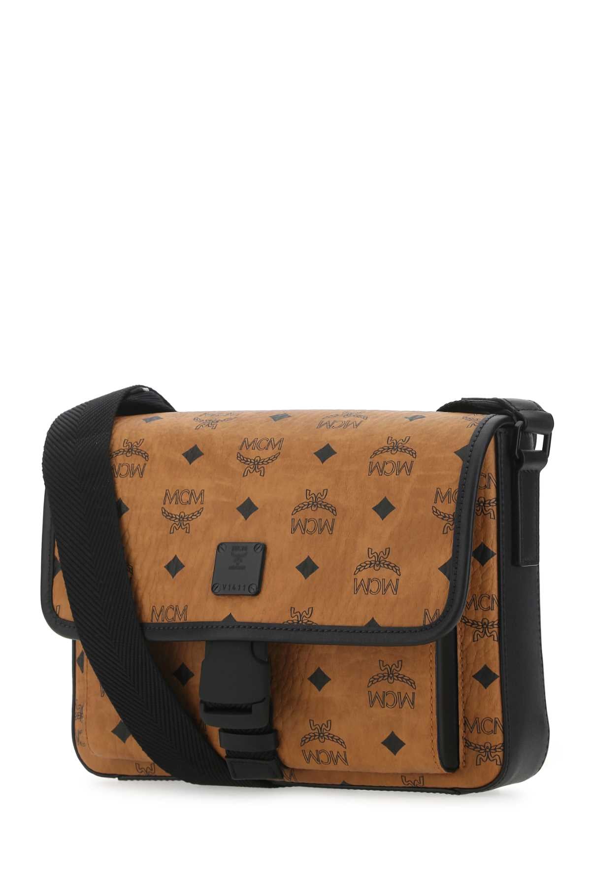 CLUTCH_MMMCAKK01_CO_Image_2