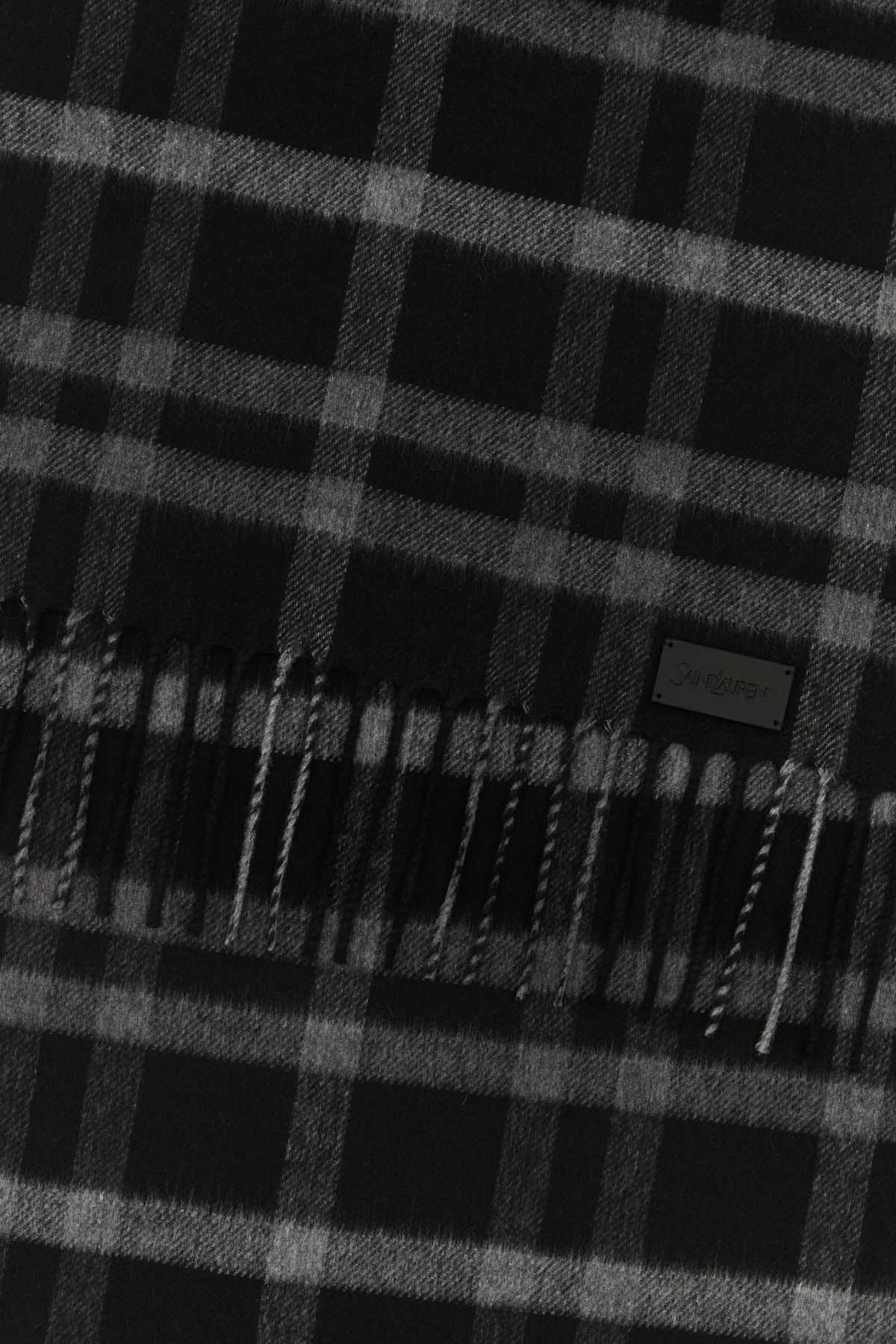 ECHARPE_GROS_TARTAN_8376163YS31_1078_Image_2