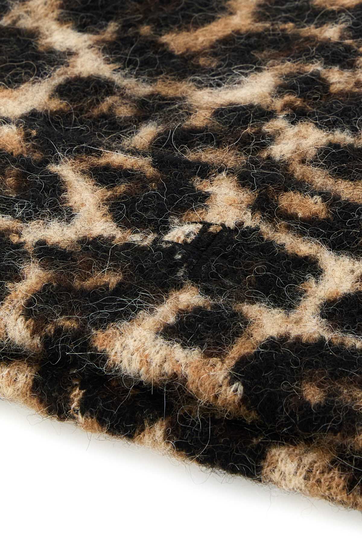 ELIA_BEANIE_-_BLACK_AND_BROWN_LEOPARD_A1211733_MTL59_Image_3