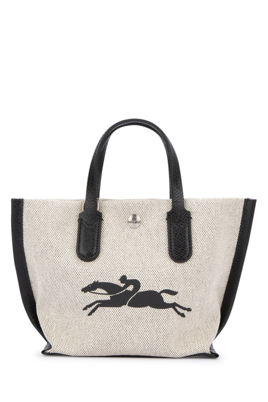 ESSENTIAL_10259HSG_037_Image_1