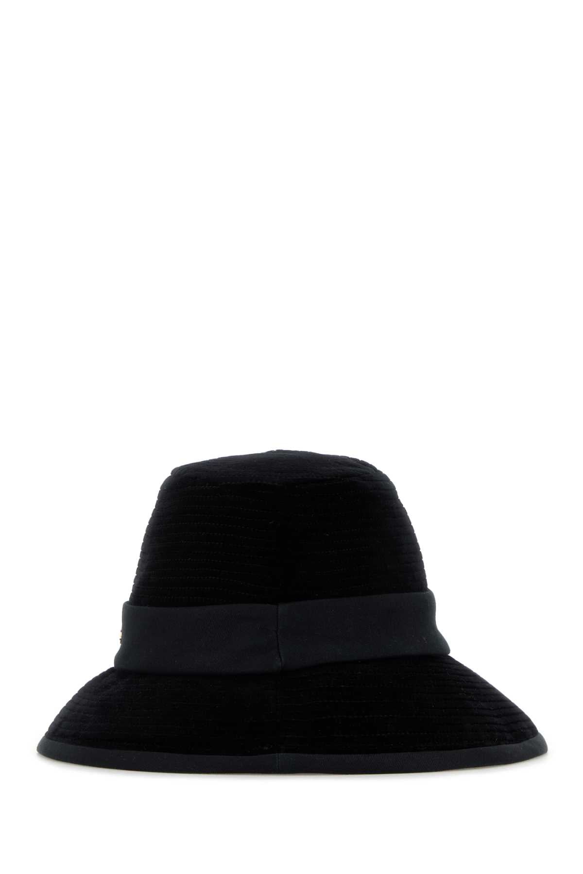 FEDORA_VLOGO_SIGNATURE_7Y0HA00APKF_YZY_Image_3