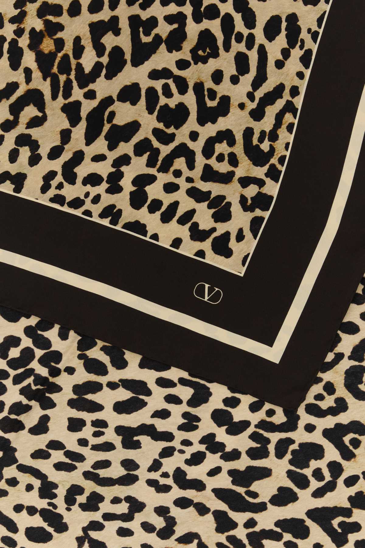 FOULARD_RTW_PRINT_SILK_7W2EI114PGX_CF3_Image_2