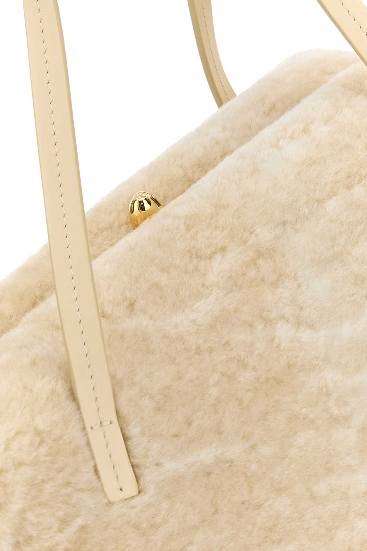 GOJI_PILLOW_HANDLE_SM_J08WD0078P9328_269_Image_4