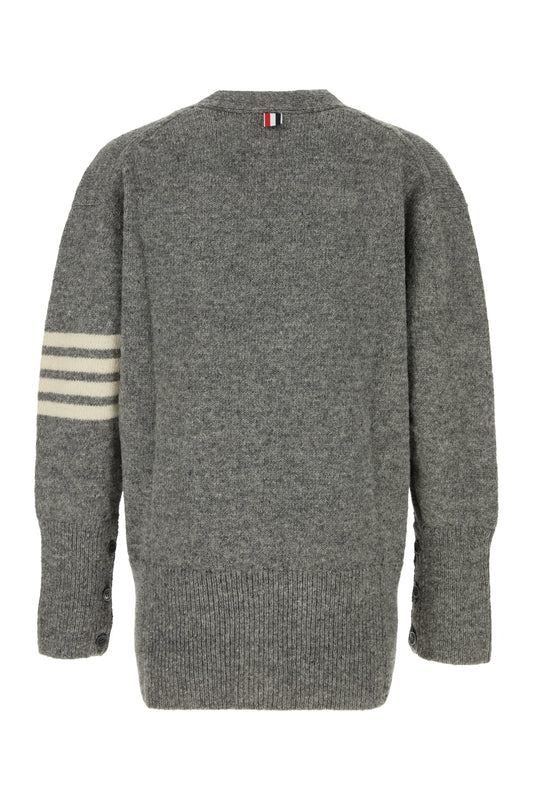 JERSEY_STITCHEXAGGERATED_FITV_NECK_CAR_MKC572AY1047_035_Image_2
