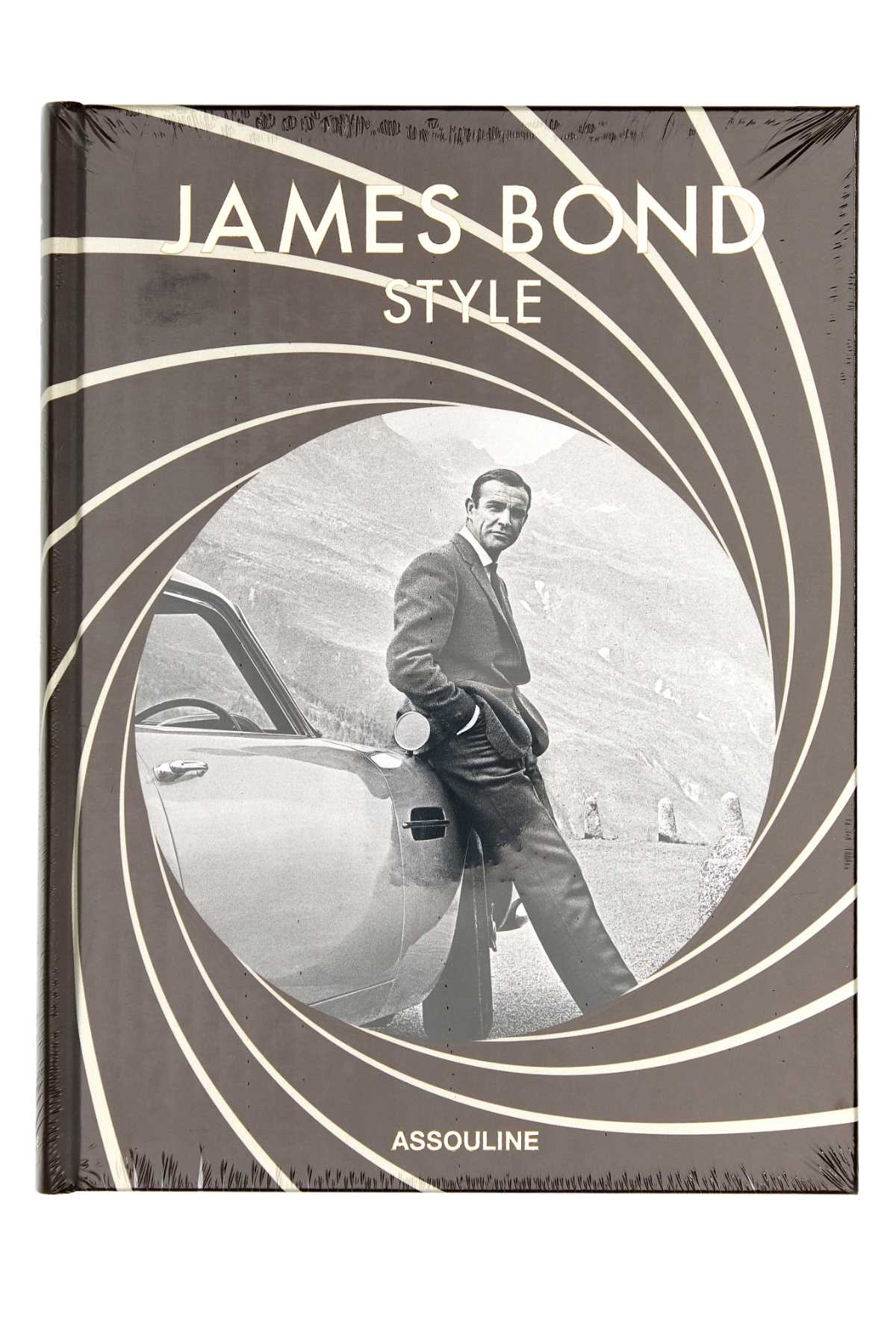 James_Bond_Style_9781649803917_000_Image_1