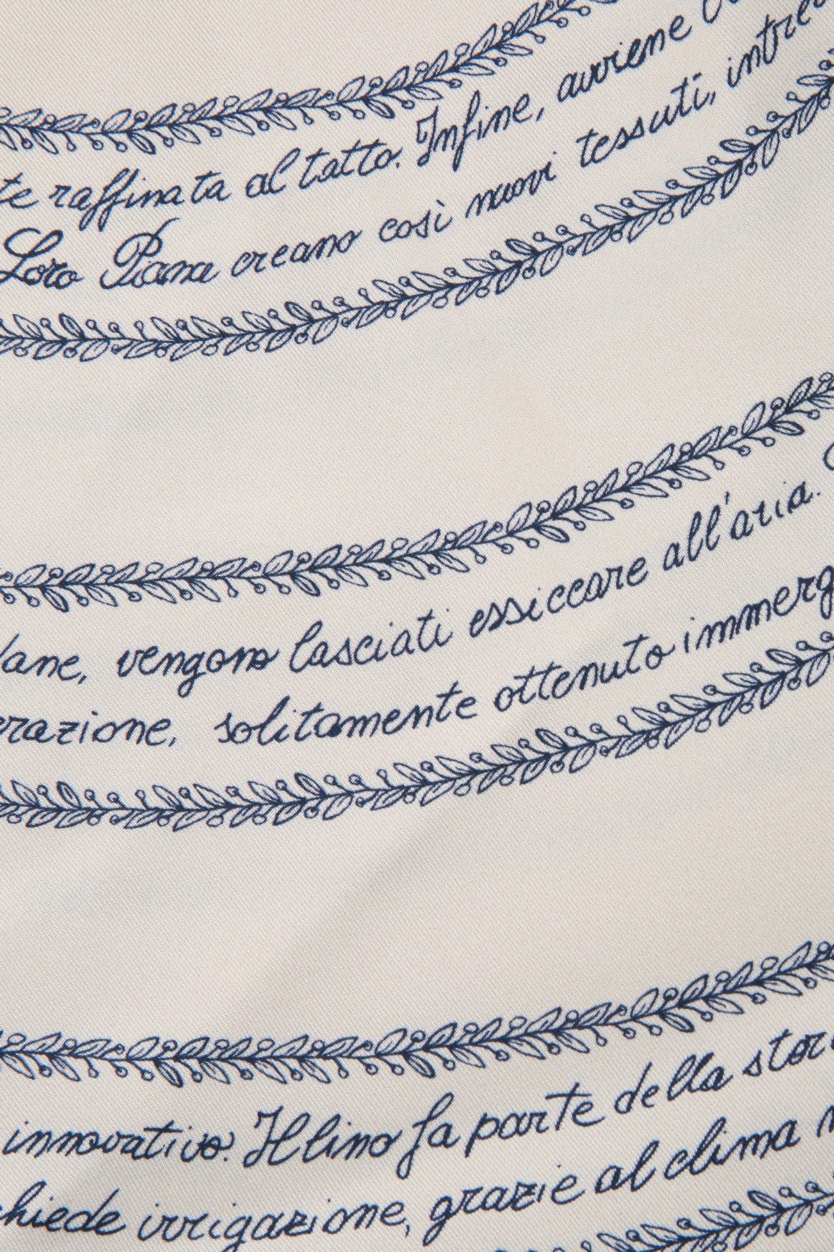LORO_PIANA_MAESTRI_DEL_LINO_FOULARD_90_SILK_TWILL_FAQ2595_T1NV_Image_3