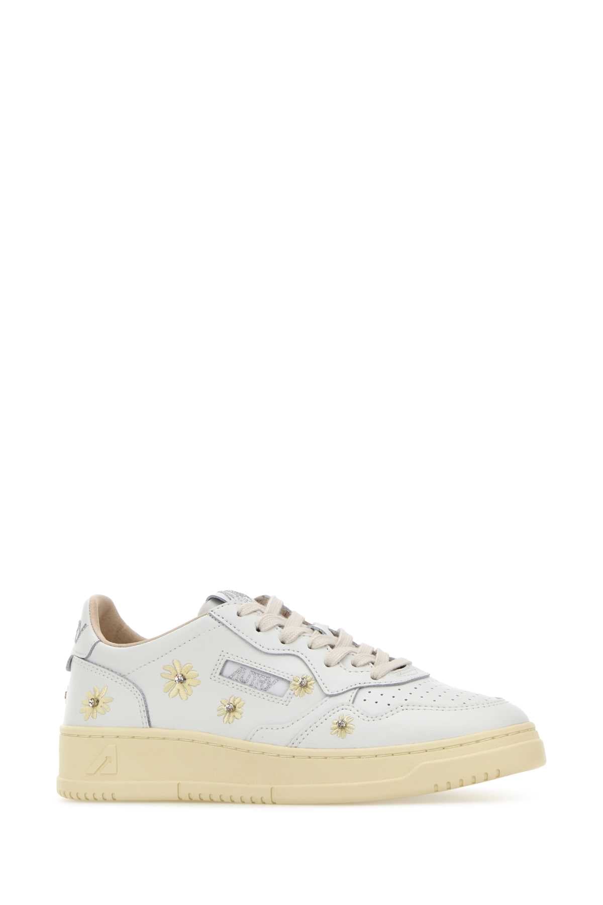 MEDALIST_LOW_WOM_WE01_LEATHERFLOWER_WHITERUTABAG_AULW_WE01_Image_2