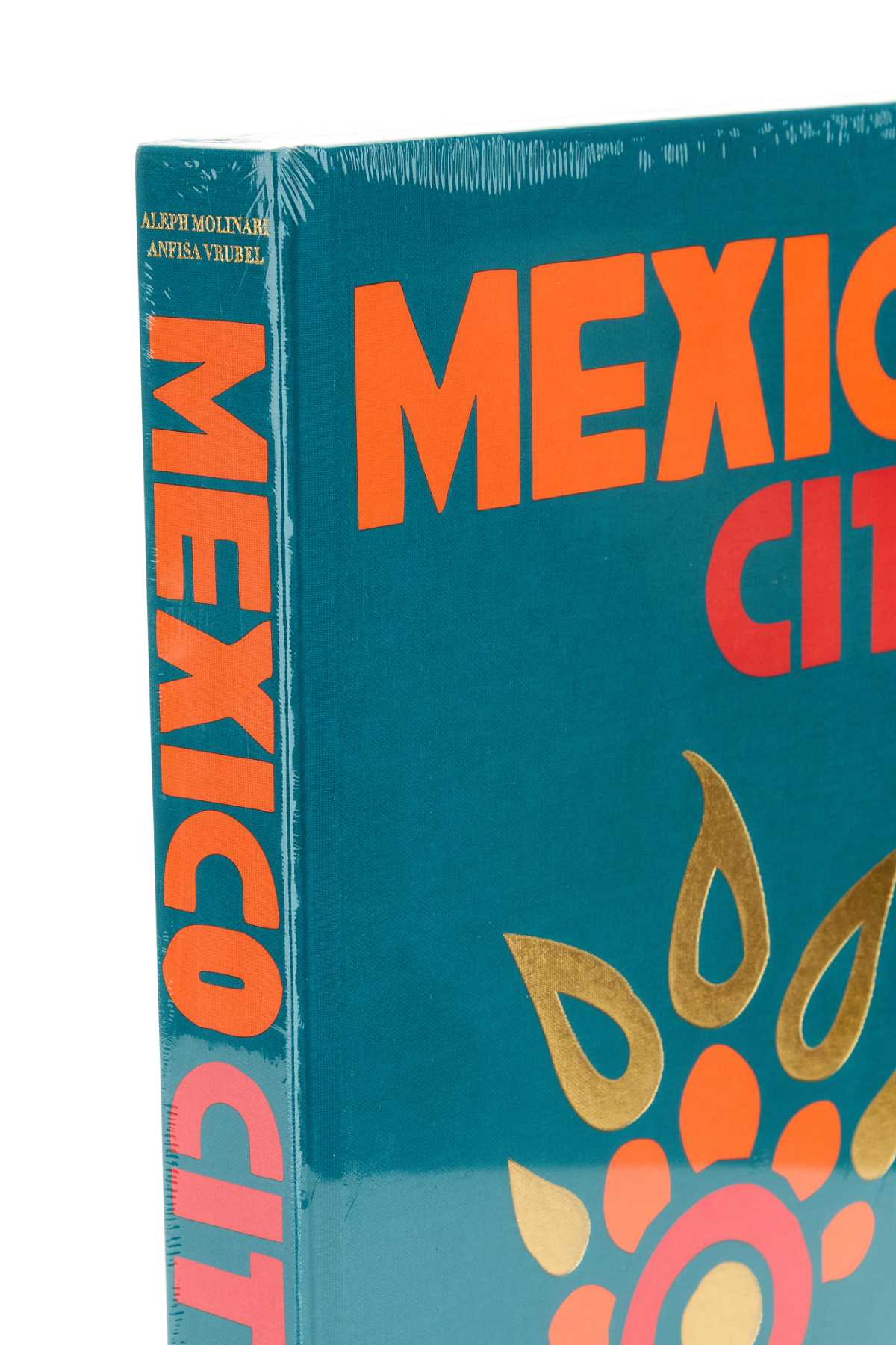 MEXICO_CITY_9781649802514_000_Image_3