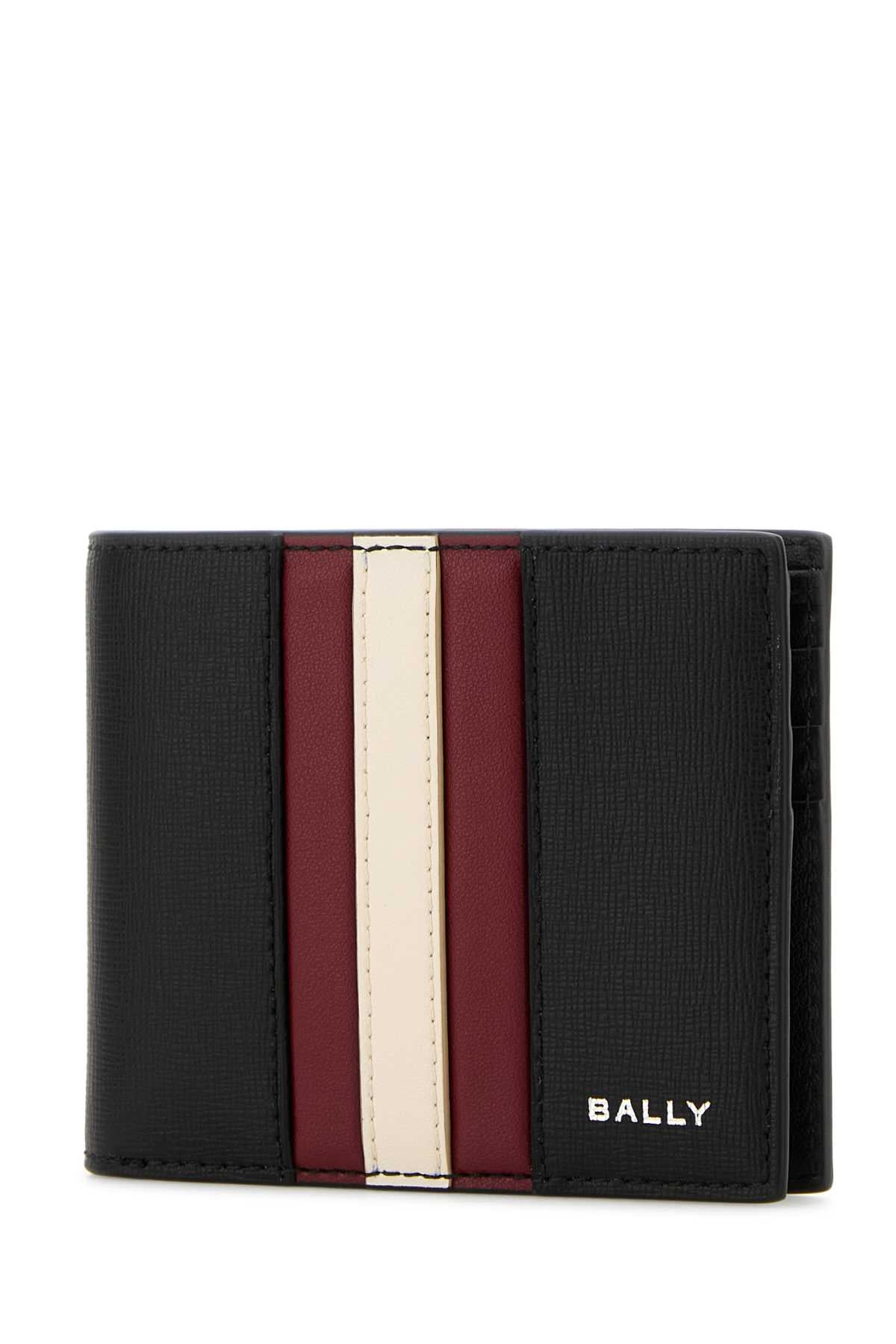 MYT_BIFOLD_6CC_MLW06AEC001_I946P_Image_2