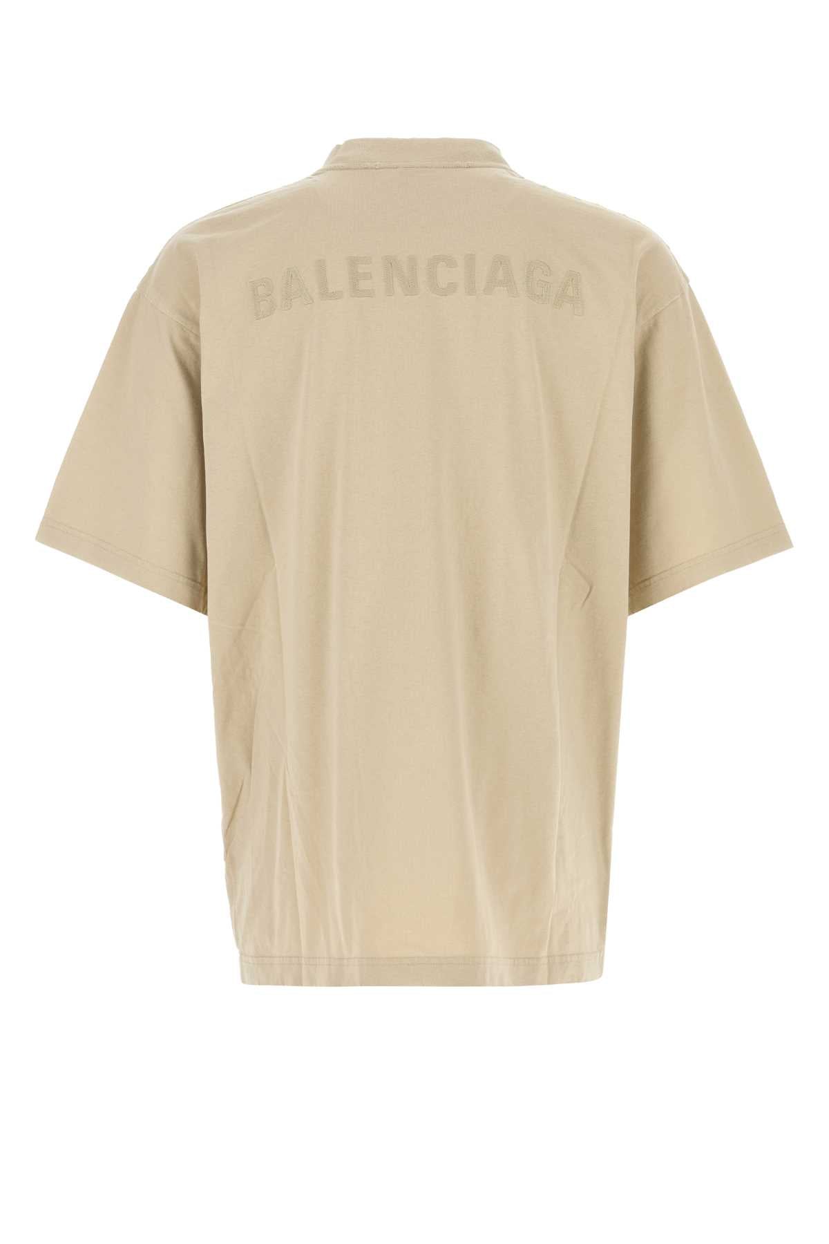 Medium_Fit_T-Shirt_764235TSVO9_9661_Image_2