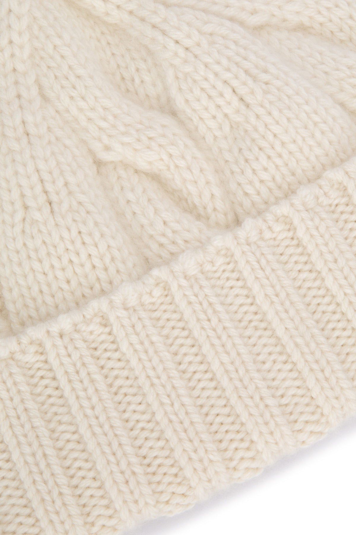 NAPIER_BEANIE_BABY_CASH_COARSEHAIR_GG_3_FAN2739_1232_Image_3