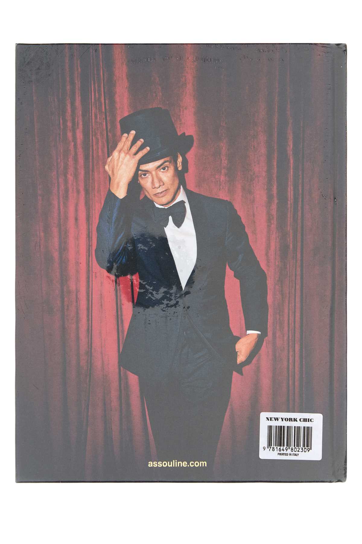 NEW_YORK_CHIC_9781649802309_000_Image_2