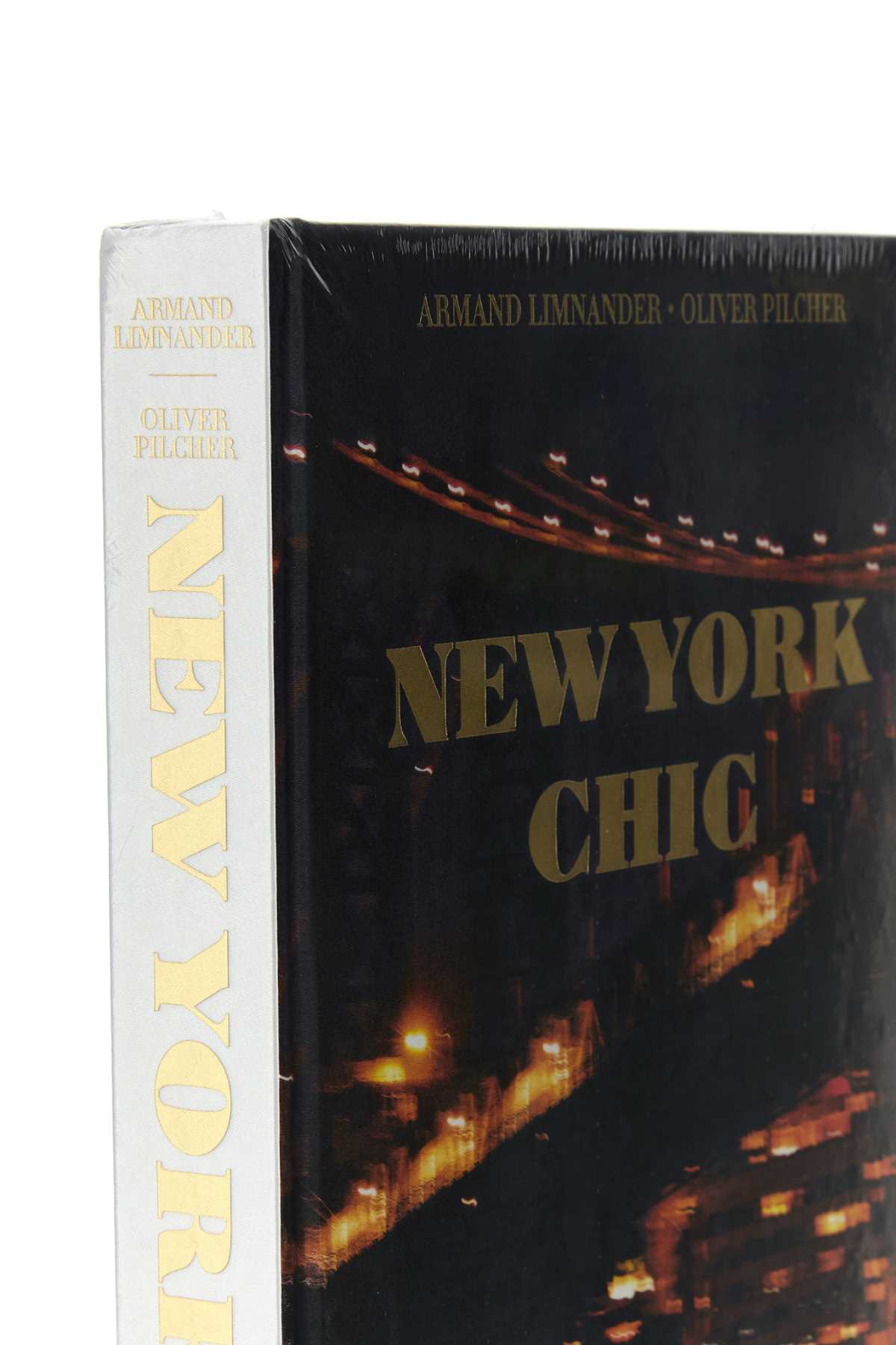 NEW_YORK_CHIC_9781649802309_000_Image_3