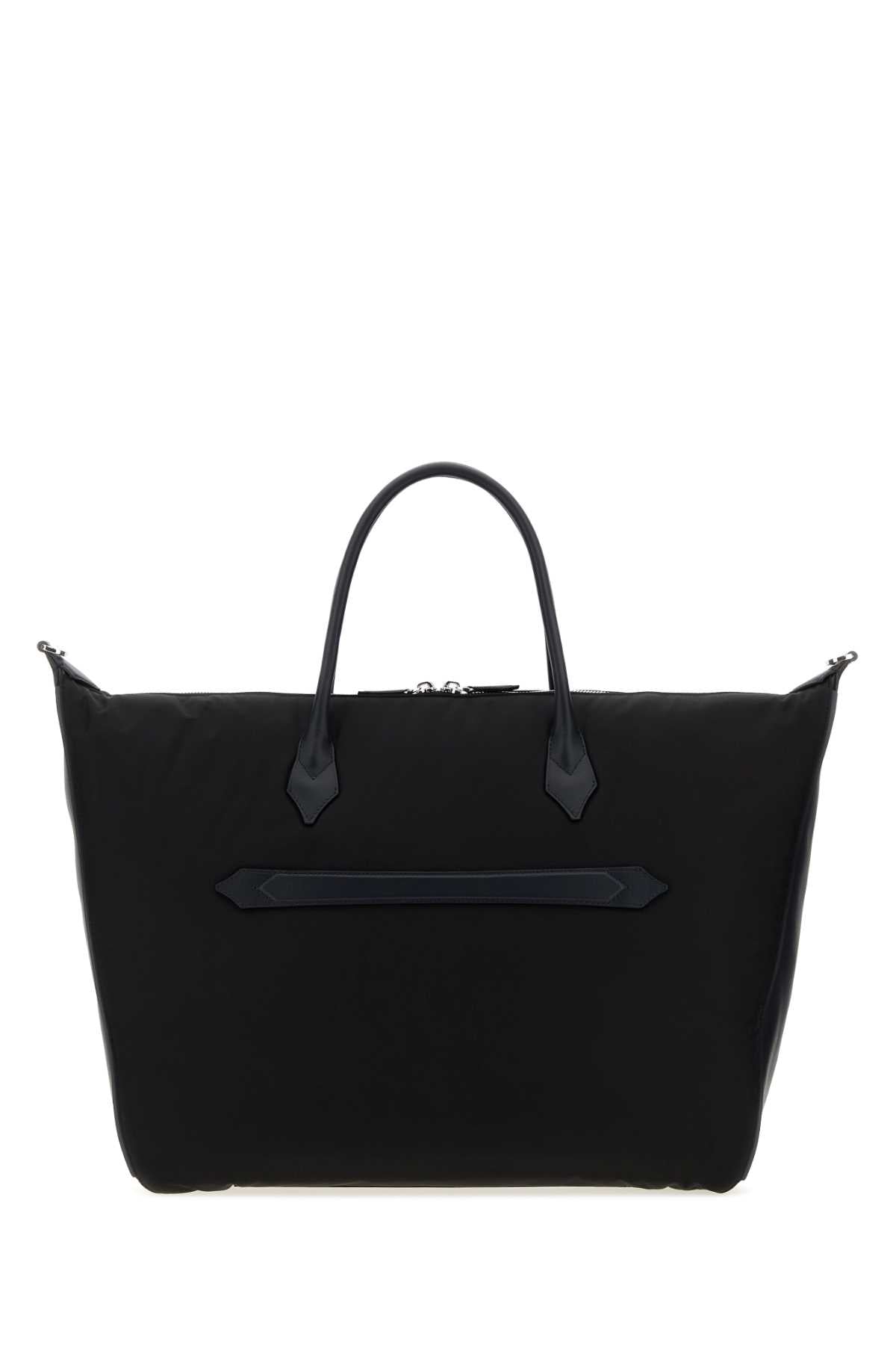 Nylon_weekender_43_221656_000_Image_3