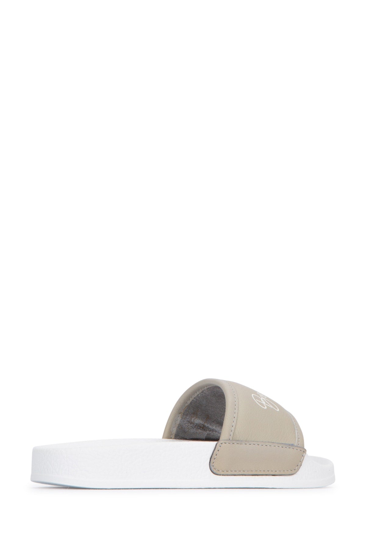 PAIR_OF_SLIPPERS_BZ059ZG249_C073_Image_3