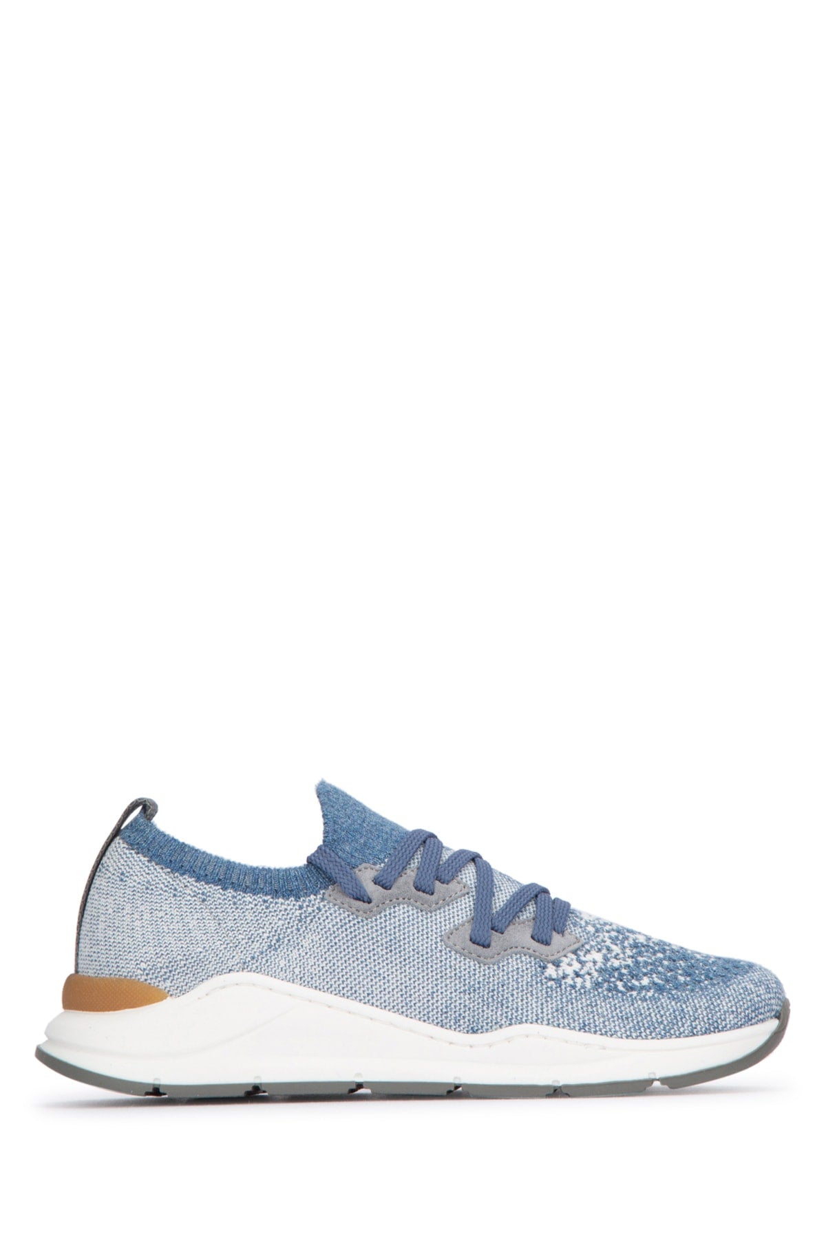 PAIR_OF_SNEAKERS_BKCSIZF148_CBS48_Image_1