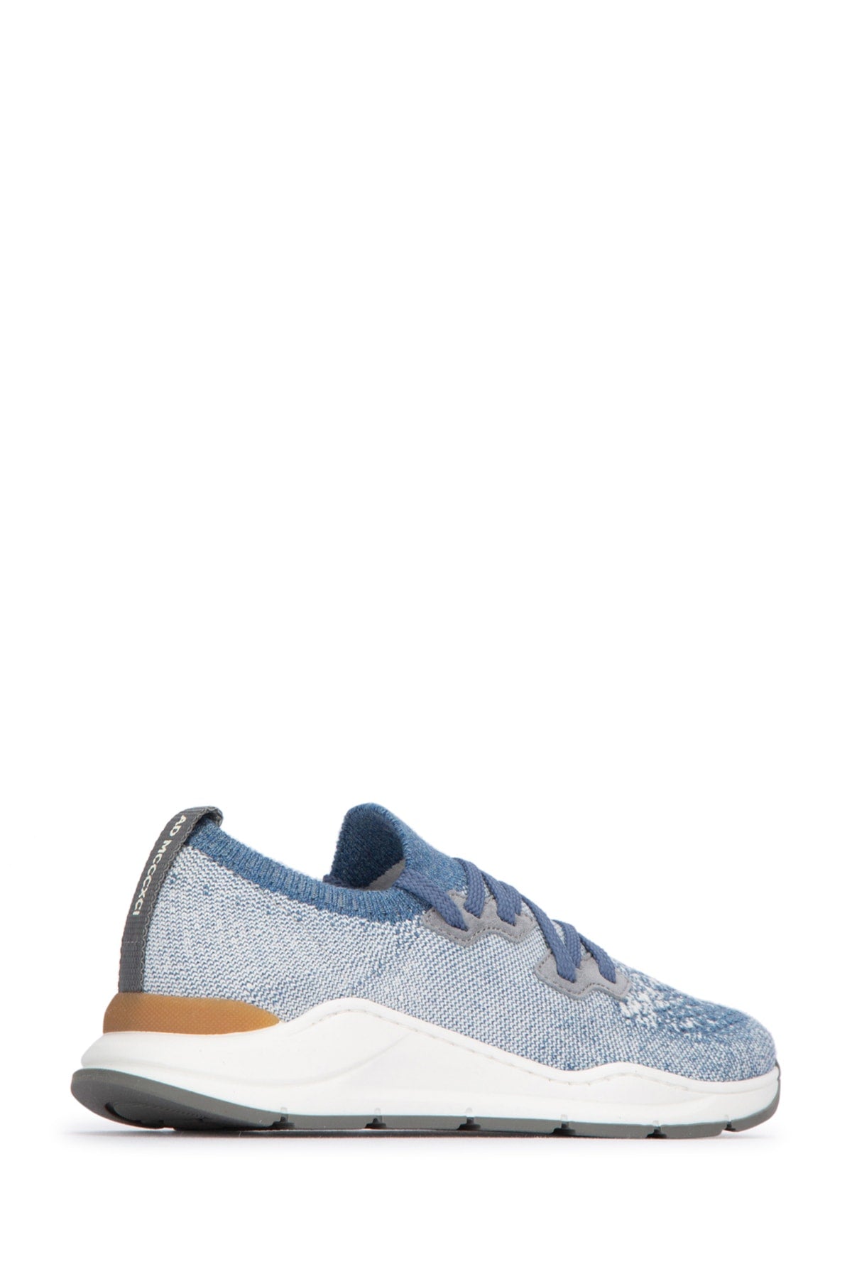 PAIR_OF_SNEAKERS_BKCSIZF148_CBS48_Image_3