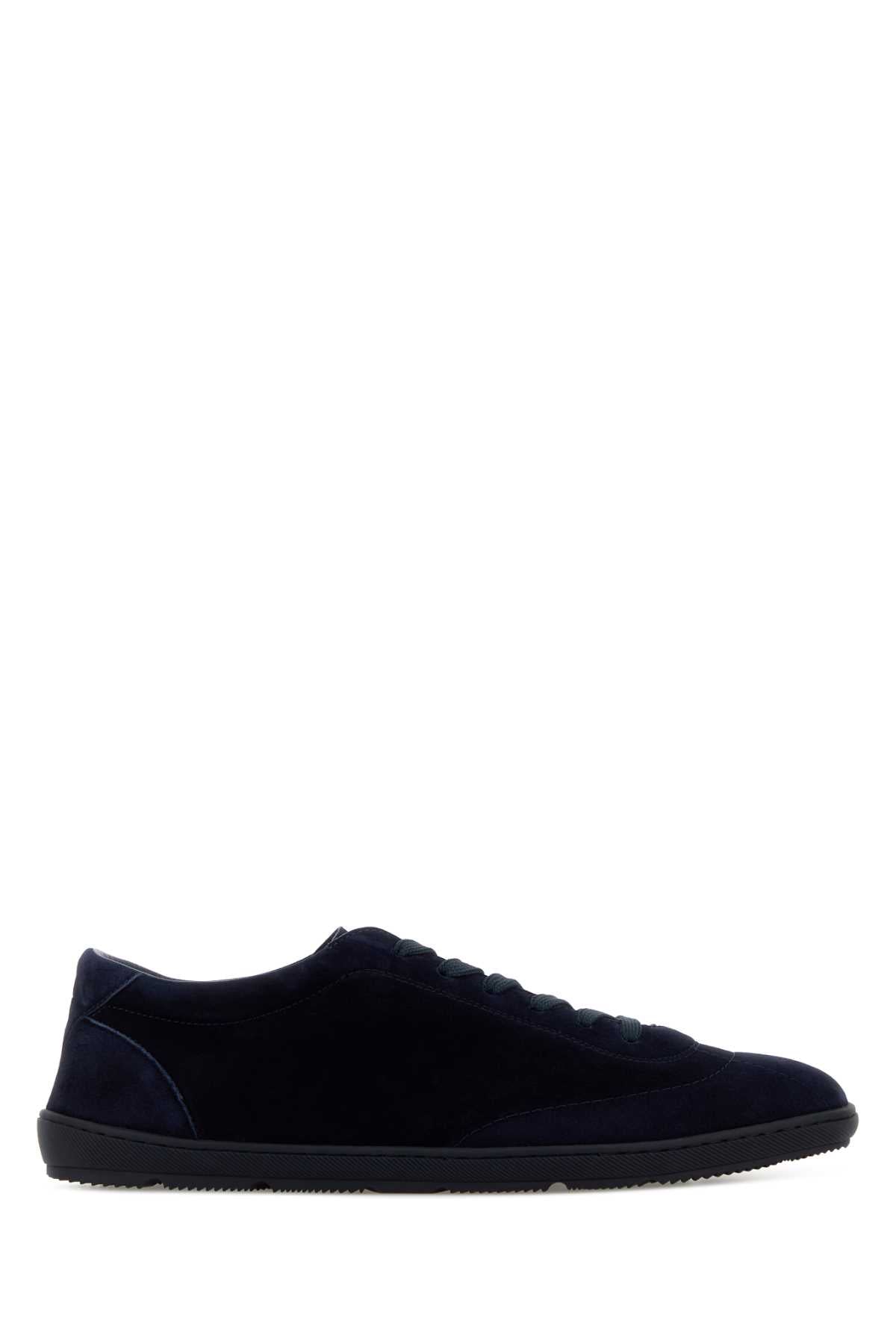 PAIR_OF_SNEAKERS_MZUCAHN345_C8862_Image_1
