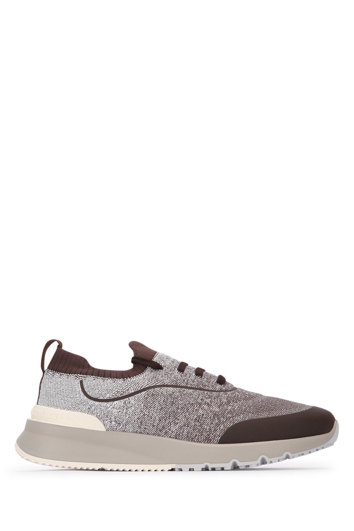 PAIR_OF_SNEAKERS_MZUEHRO342_CIZ16_Image_1