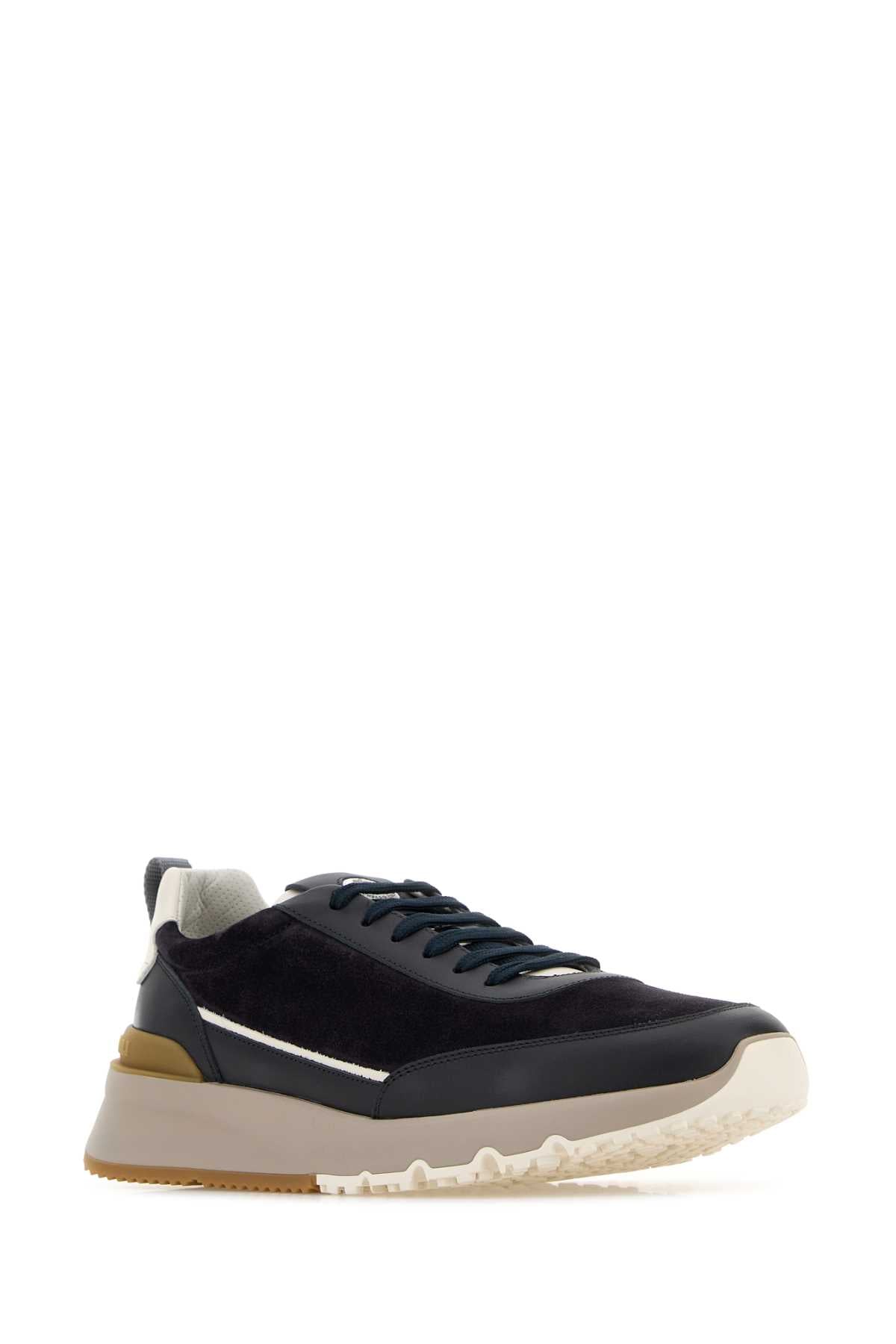 PAIR_OF_SNEAKERS_MZUSGGO278_CYD22_Image_2