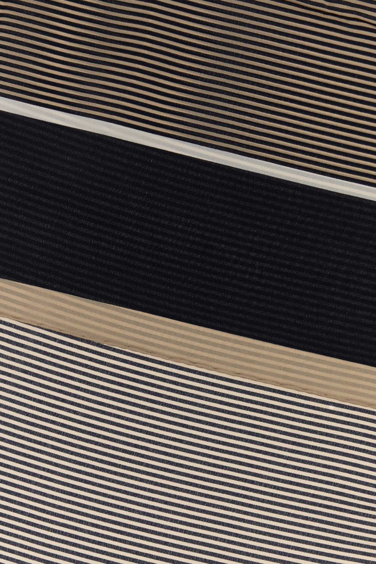 PAREO_RAYURES_CASSAN_8221383Y039_4178_Image_2
