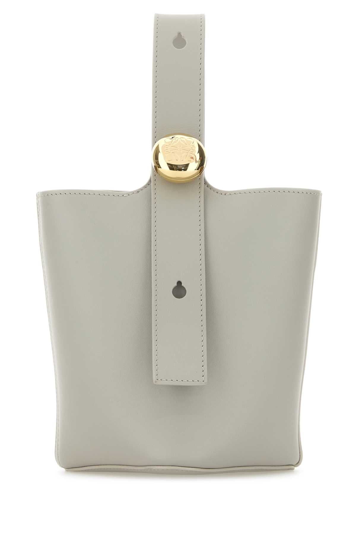 PEBBLE_BUCKET_MINI_AANBBBMX27_SHELLGREY_Image_1