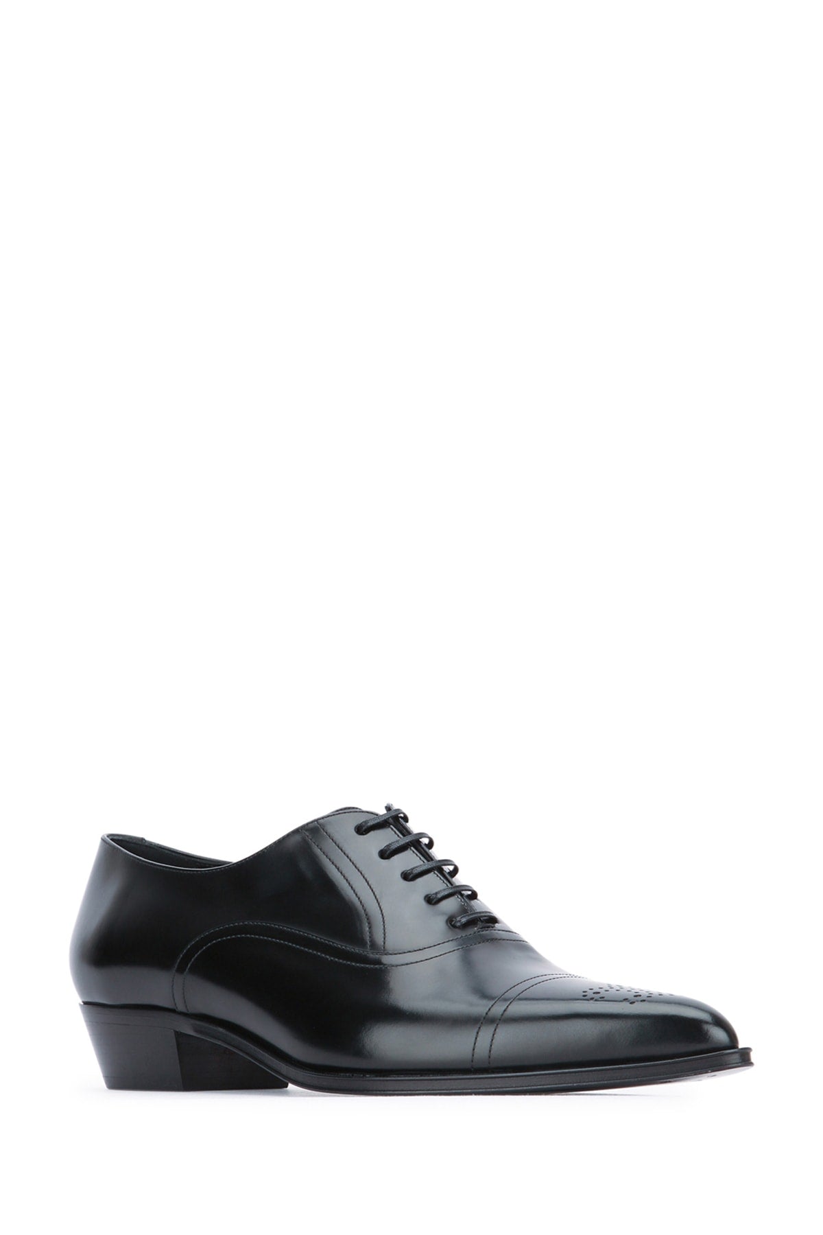 PERFORATED_OXFORD_30_363123602C_38NO_Image_2