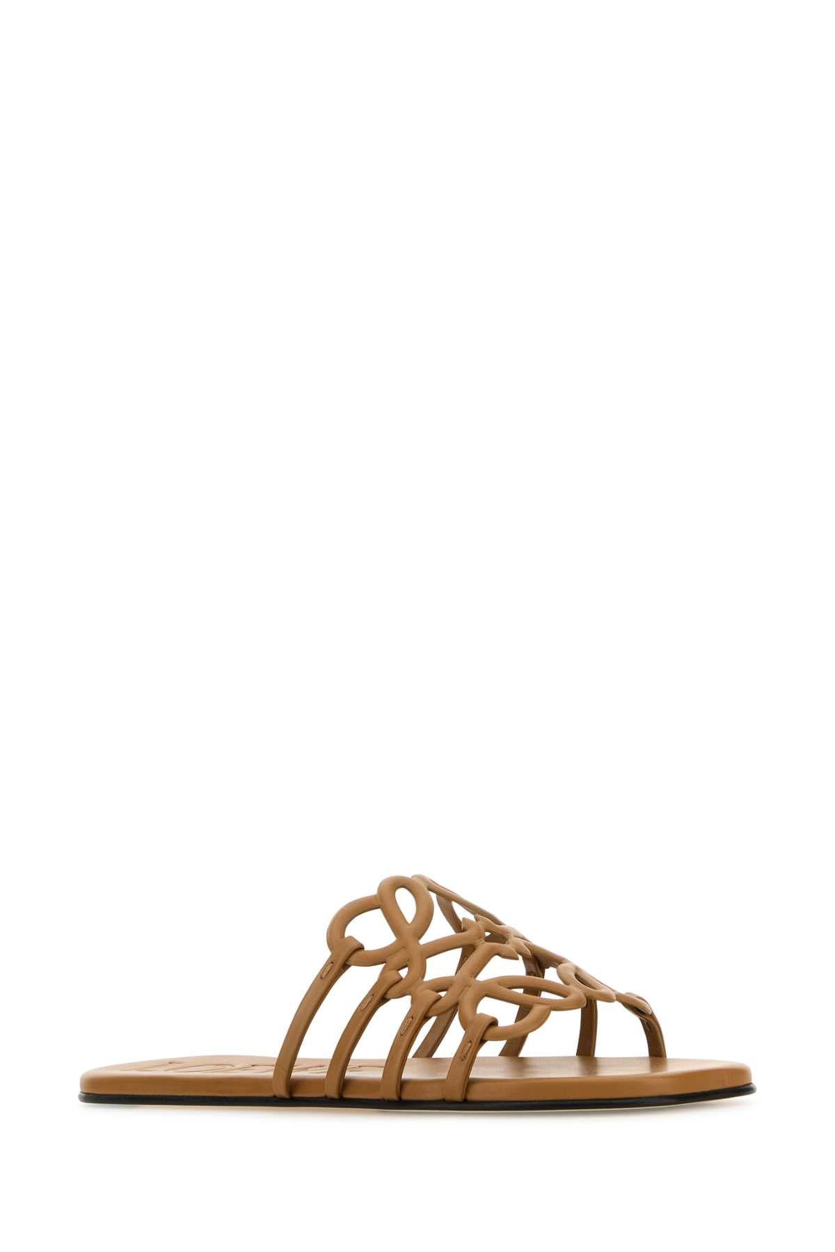 PETAL_ANAGRAM_SLIDE_LLSP465X08_CAMEL_Image_2