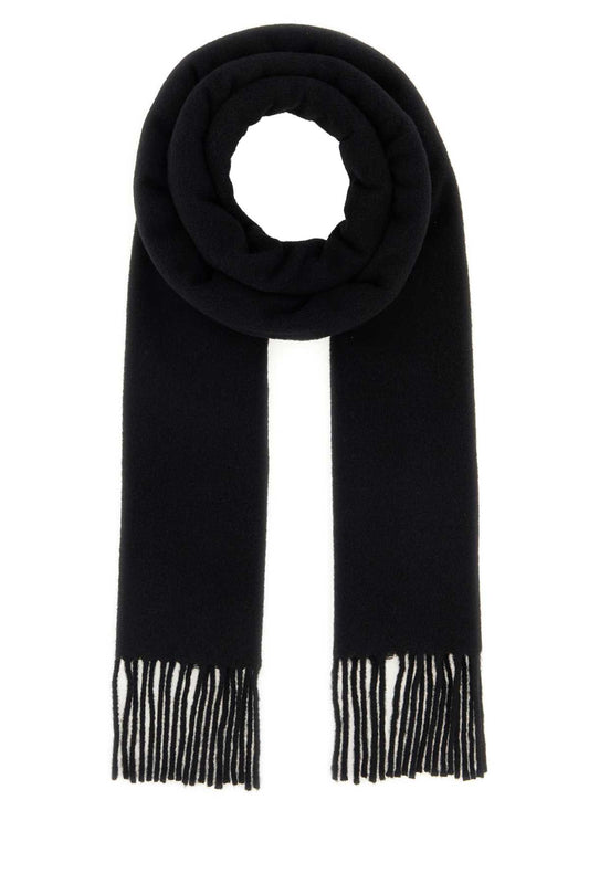 QUOTA-WOOLSCARFWITHREDAMIDECOEUREMBROIDERY_USF705AW0047_001_Image_1